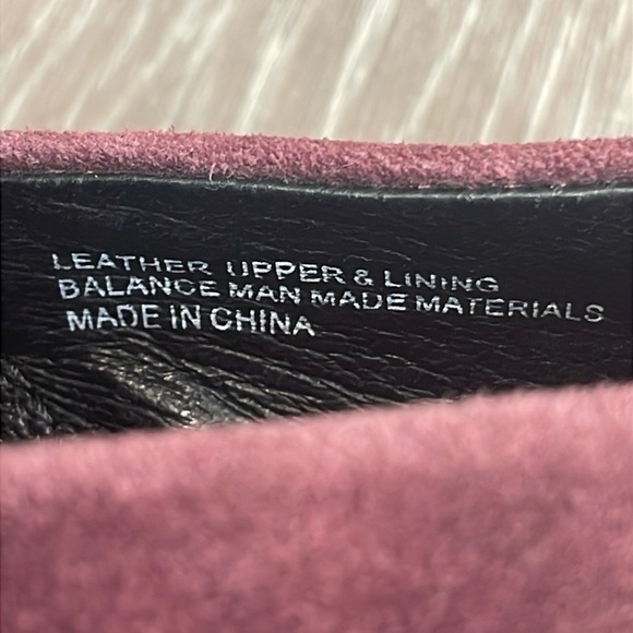 NWOT Born B23647 Toby Closed Back Clogs Burgundy Distressed Suede Leather 7M - Picture 6 of 16